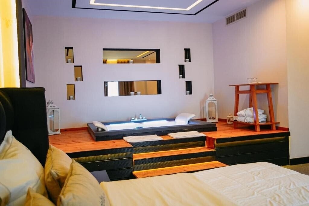 Фото Hotel Delta Premium & Events 4*
