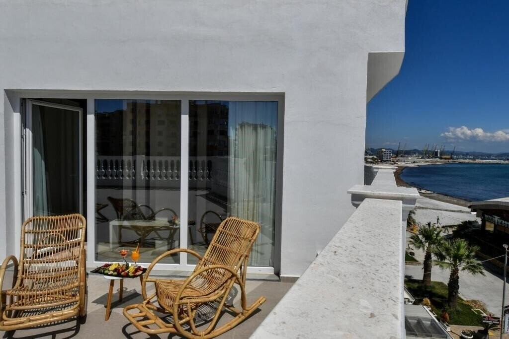 Фотографія Iliad 3*