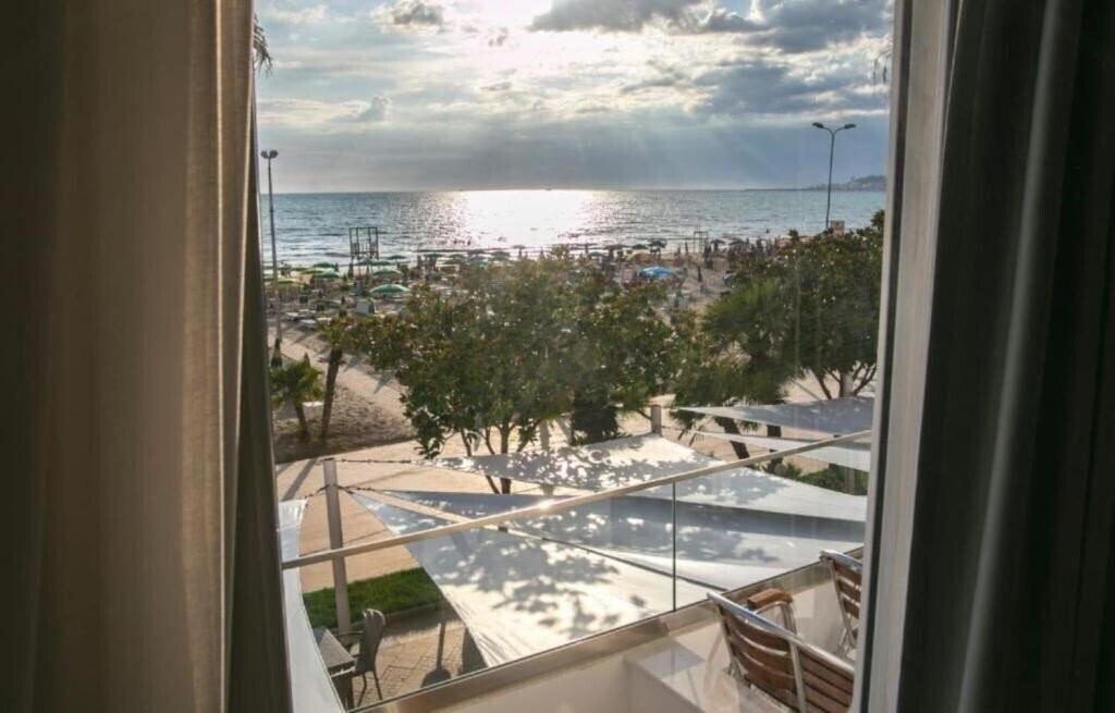 Фото Hotel Besani 3*