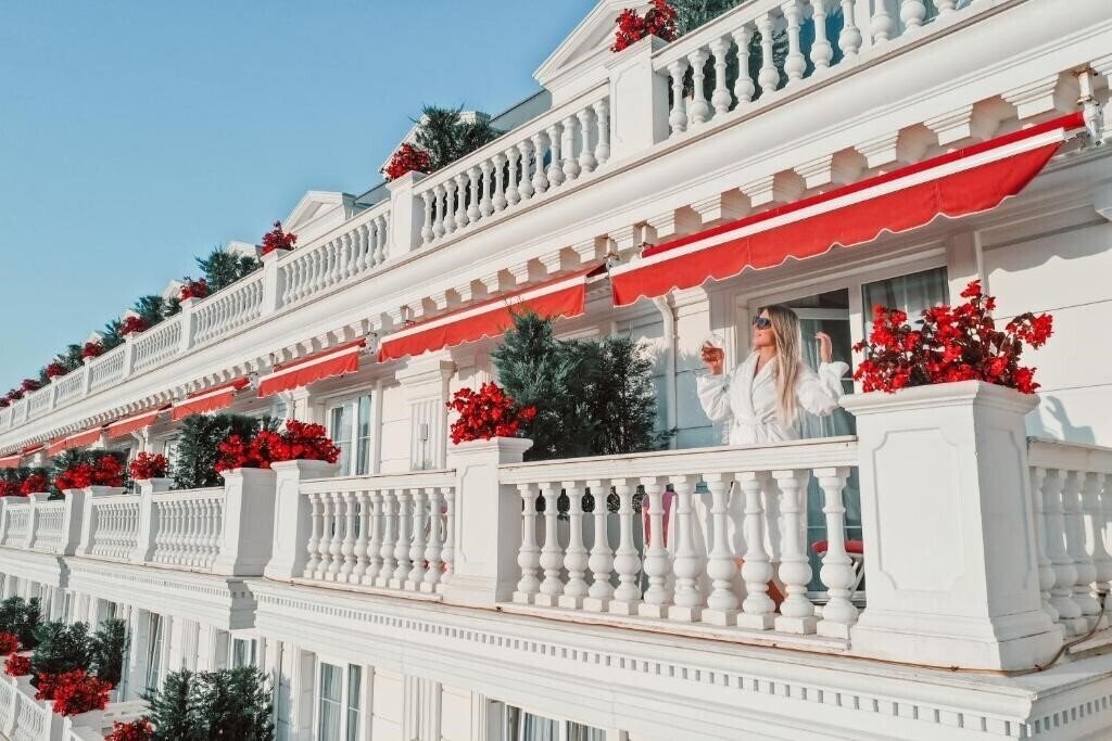 Отель Flower Hotel & SPA 5*