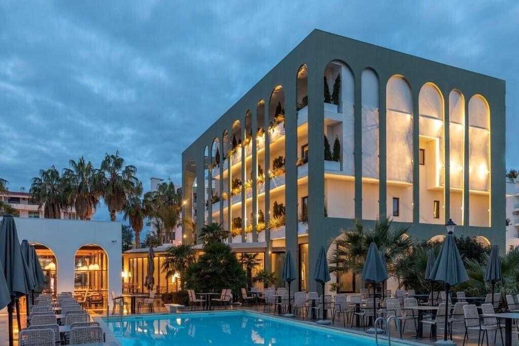 Отель Flower Hotel & SPA (ex. Flower Garden Hotel) 5*