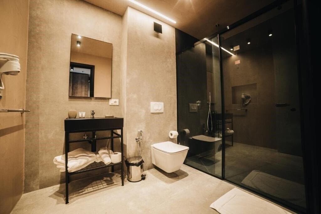 Фото AMR Hotel 4*