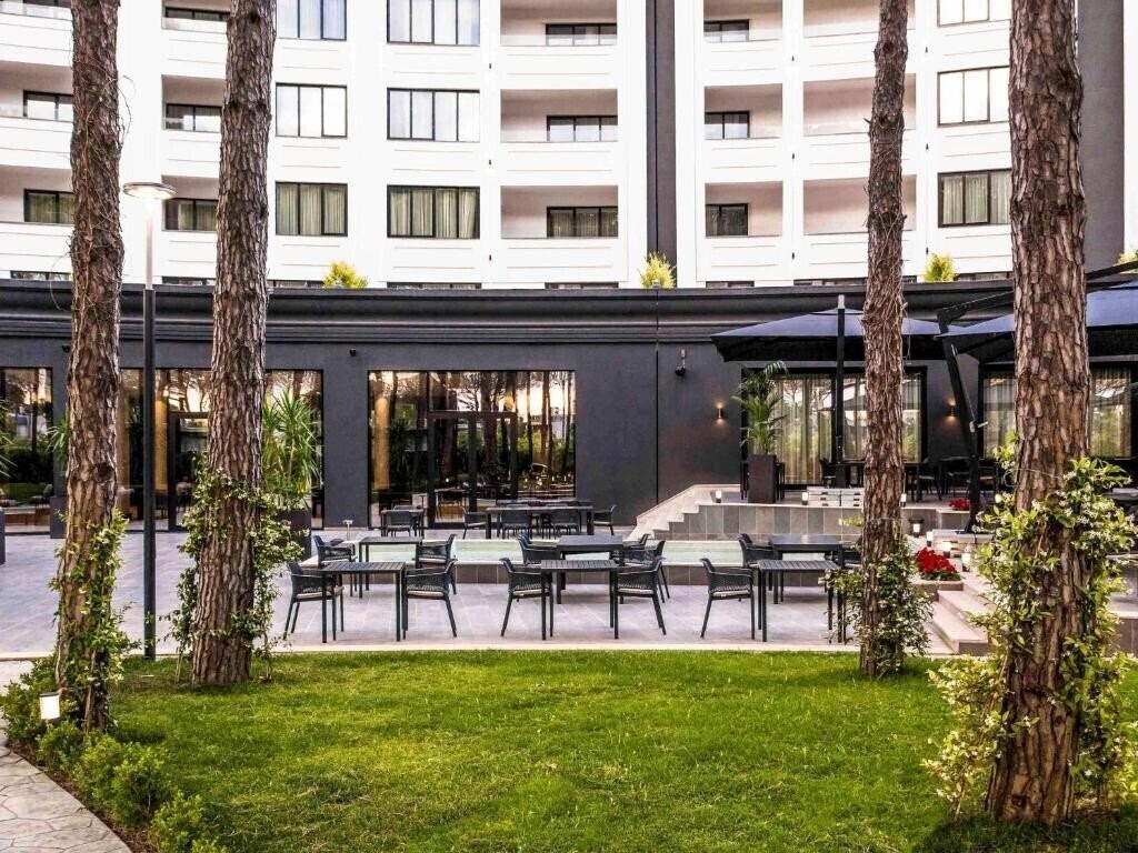Картинка Movenpick Hotel Lalez 4*