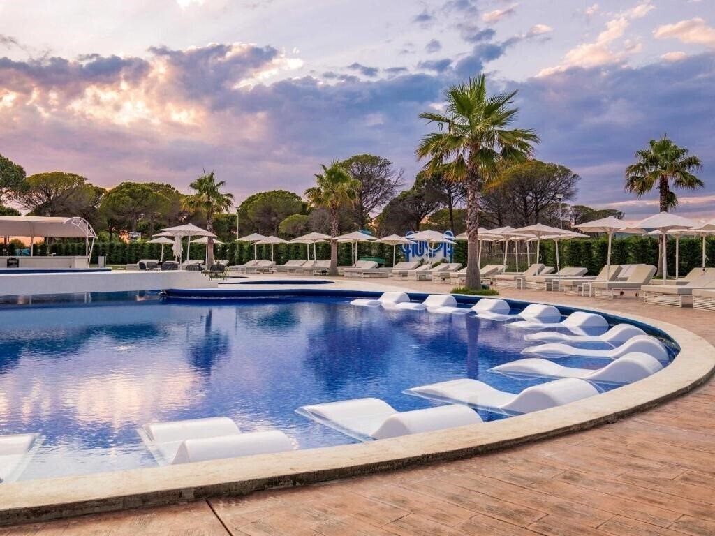 Зображення Movenpick Hotel Lalez 4*