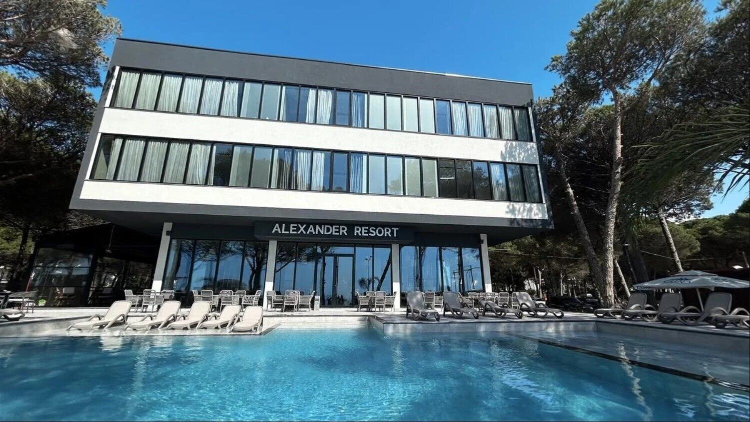 Готель Alexander Resort 4*