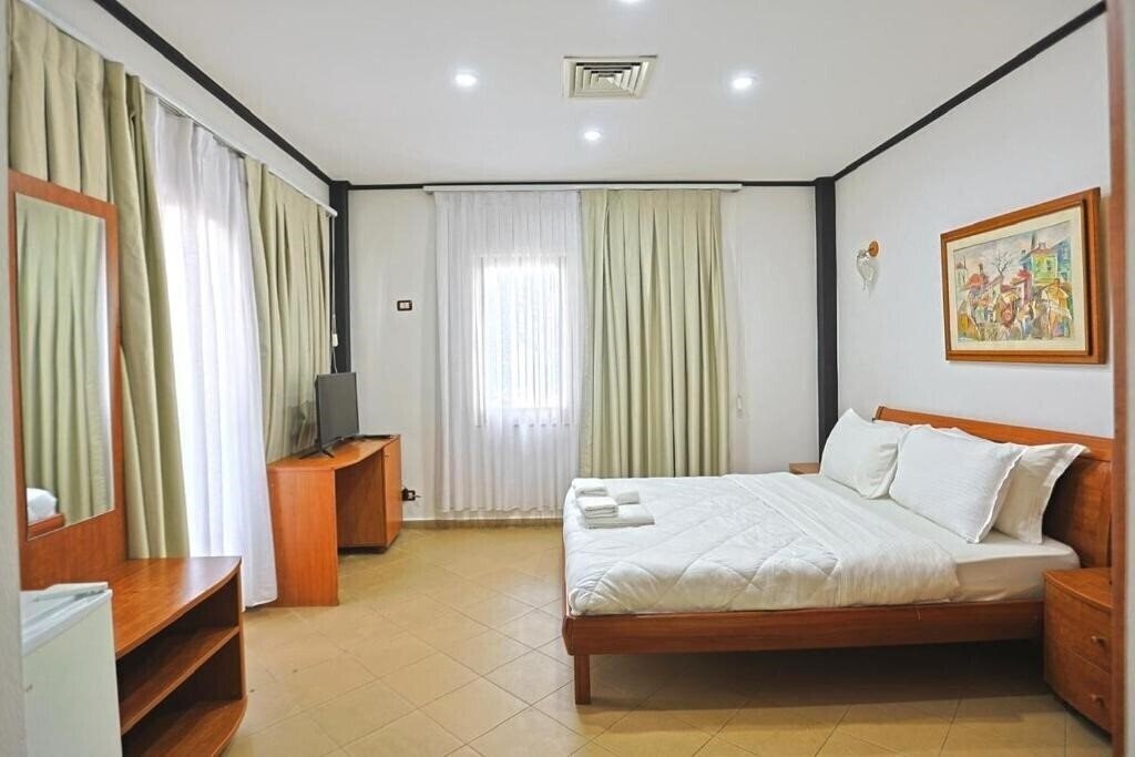 Фото Kastrati Hotel 3*