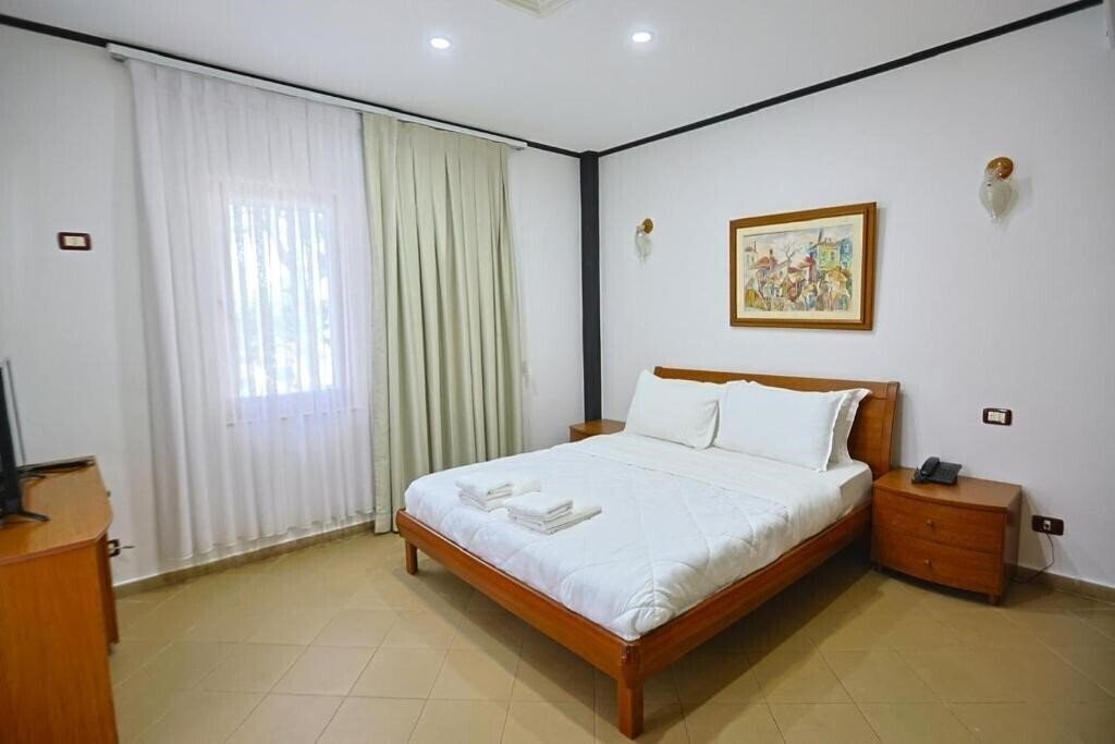 Фотографія Kastrati Hotel 3*