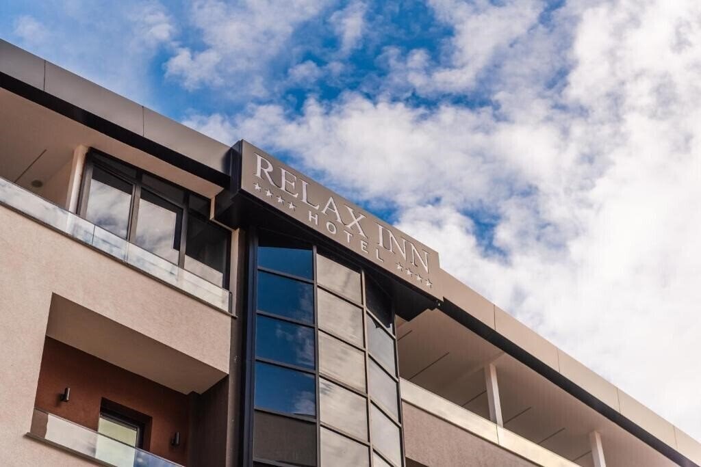 Фото Relax Inn Hotel 4*