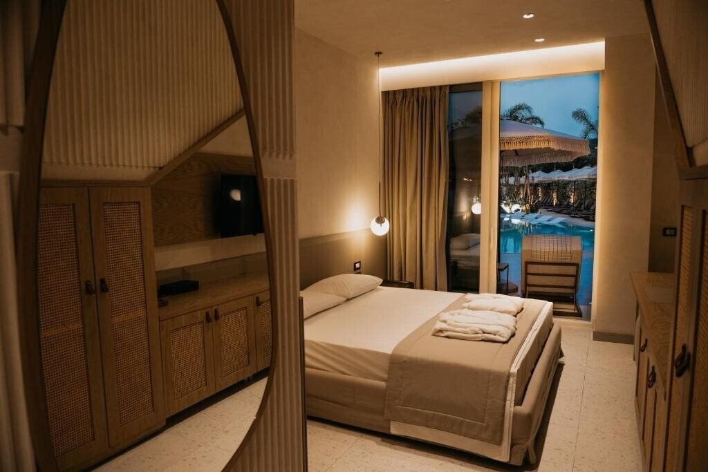Изображение Elite Bay Boutique Hotel 4*