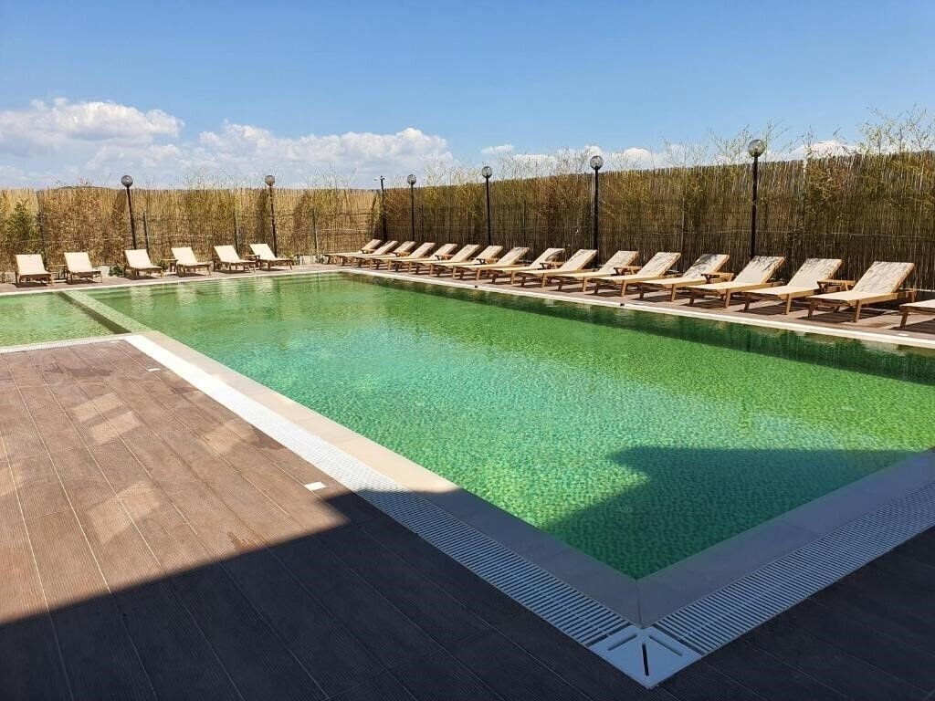 Отель Amber Hotel 4*