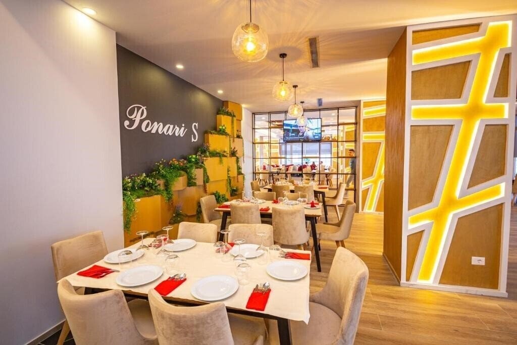 Отель Ponari S Hotel 4*