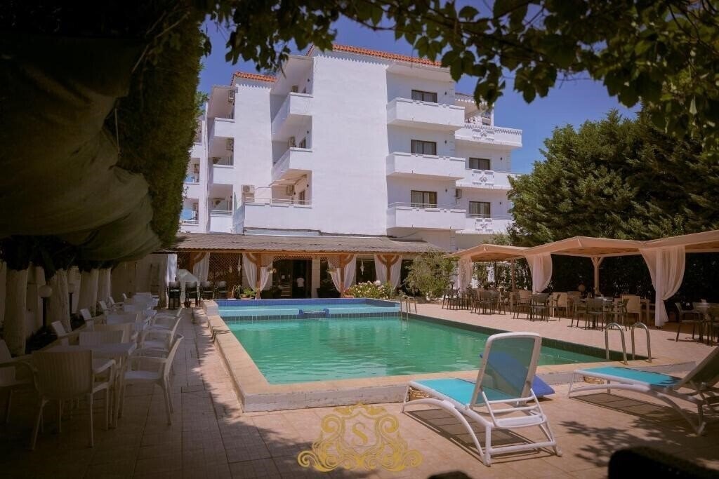 Готель Sorrente Hotel 4*