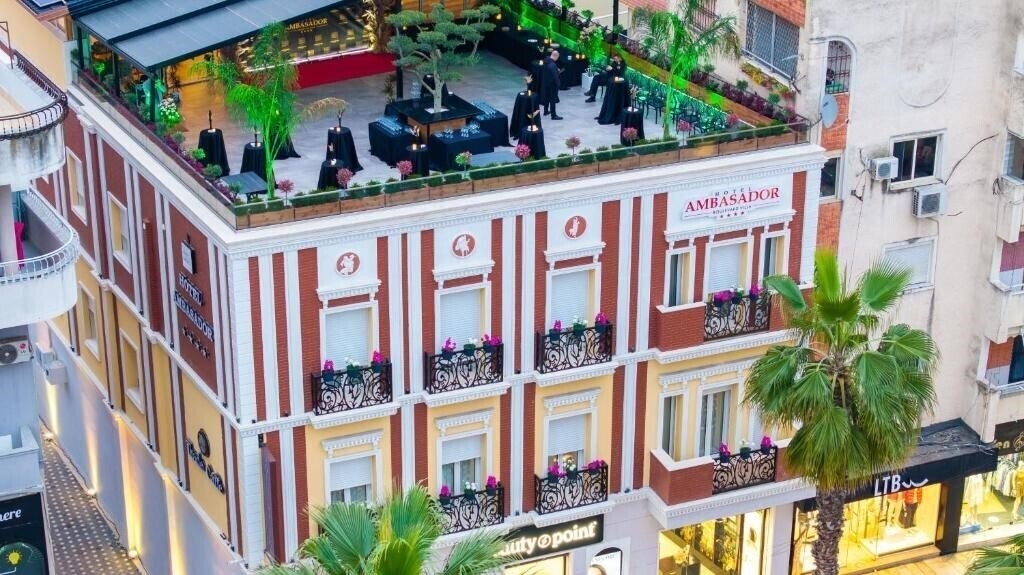Отель Ambasador Hotel 4*