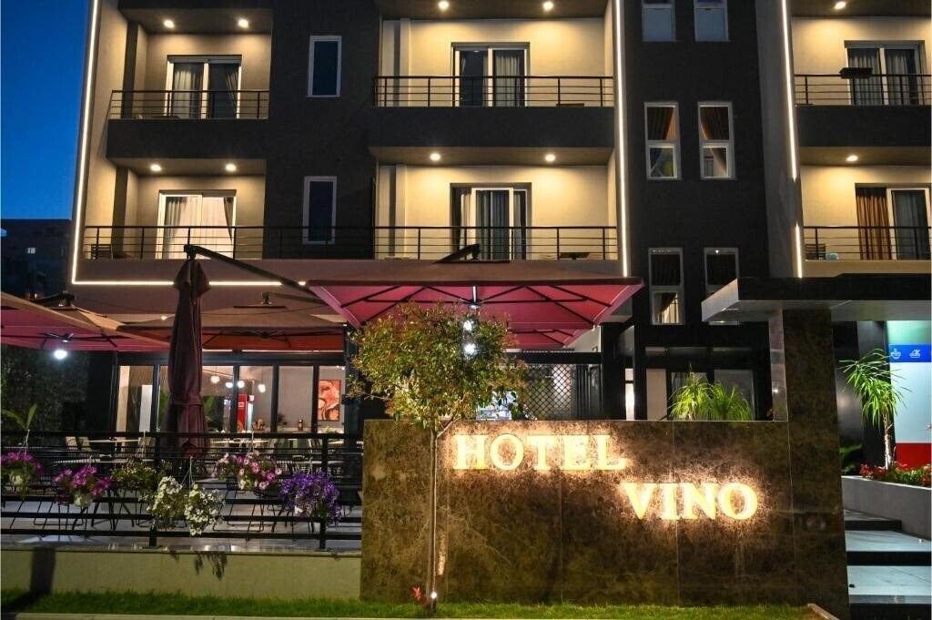 Готель Hotel Vino 4*