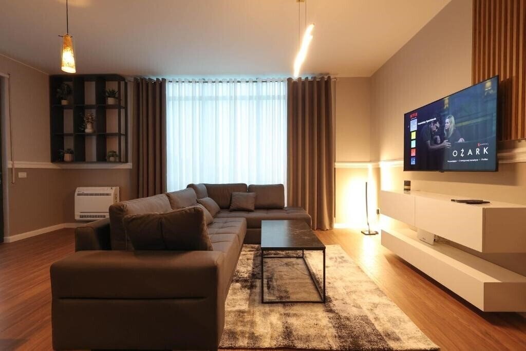 Отель Grandstay Apartments 3*