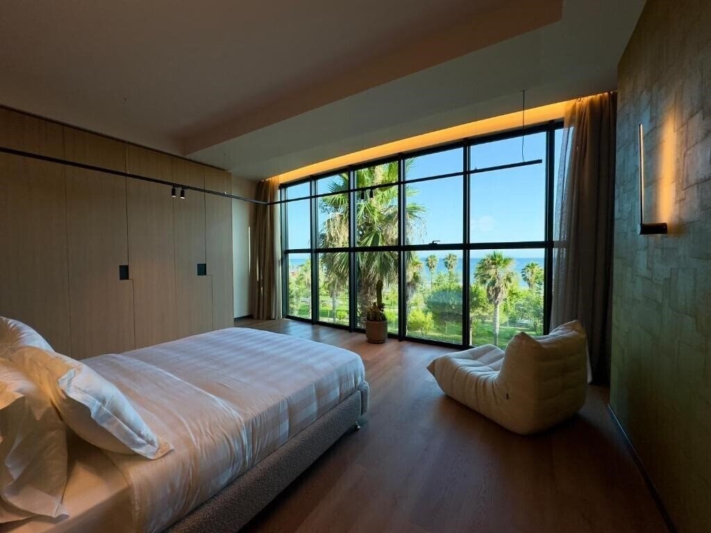 Готель Zins Luxury Apartments 3*