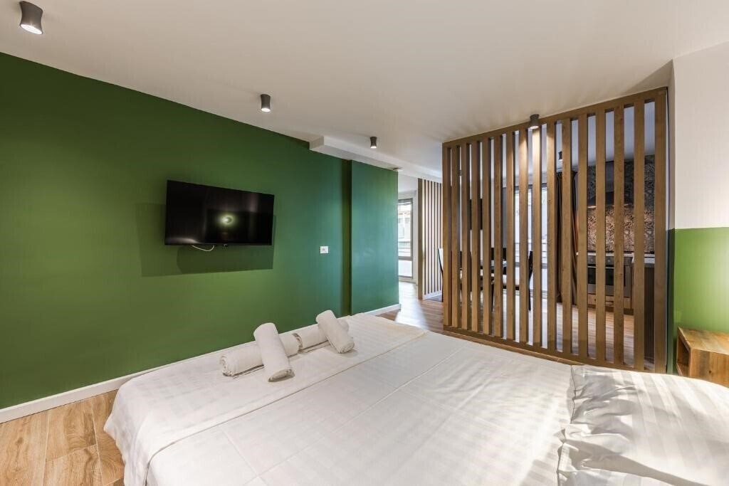 Отель Grandstay Studios 3*
