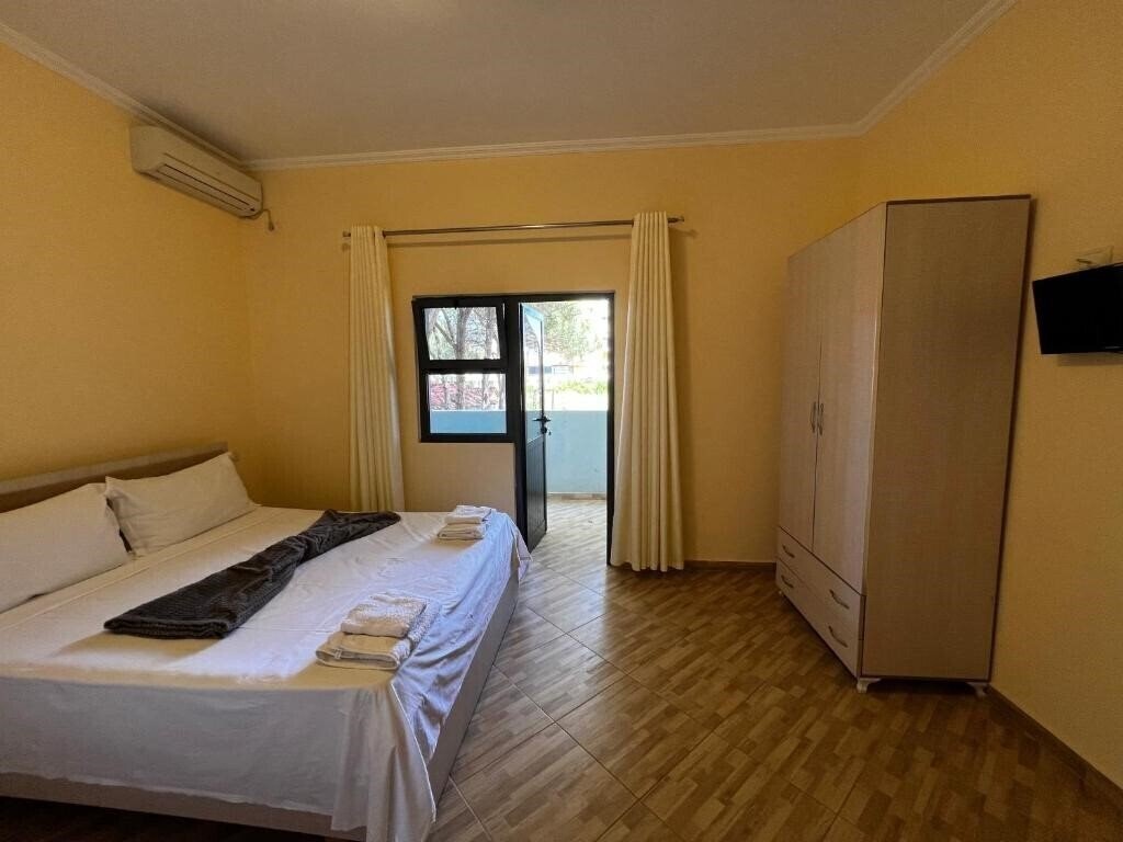 Фотография Canary Hotel 2*