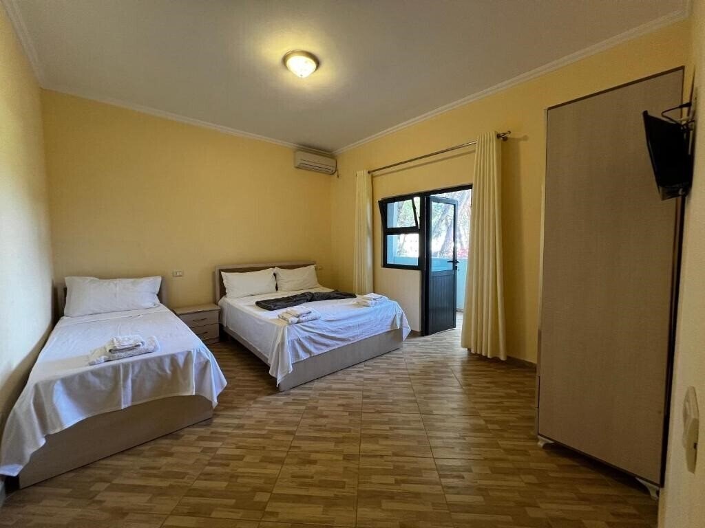 Картинка Canary Hotel 2*
