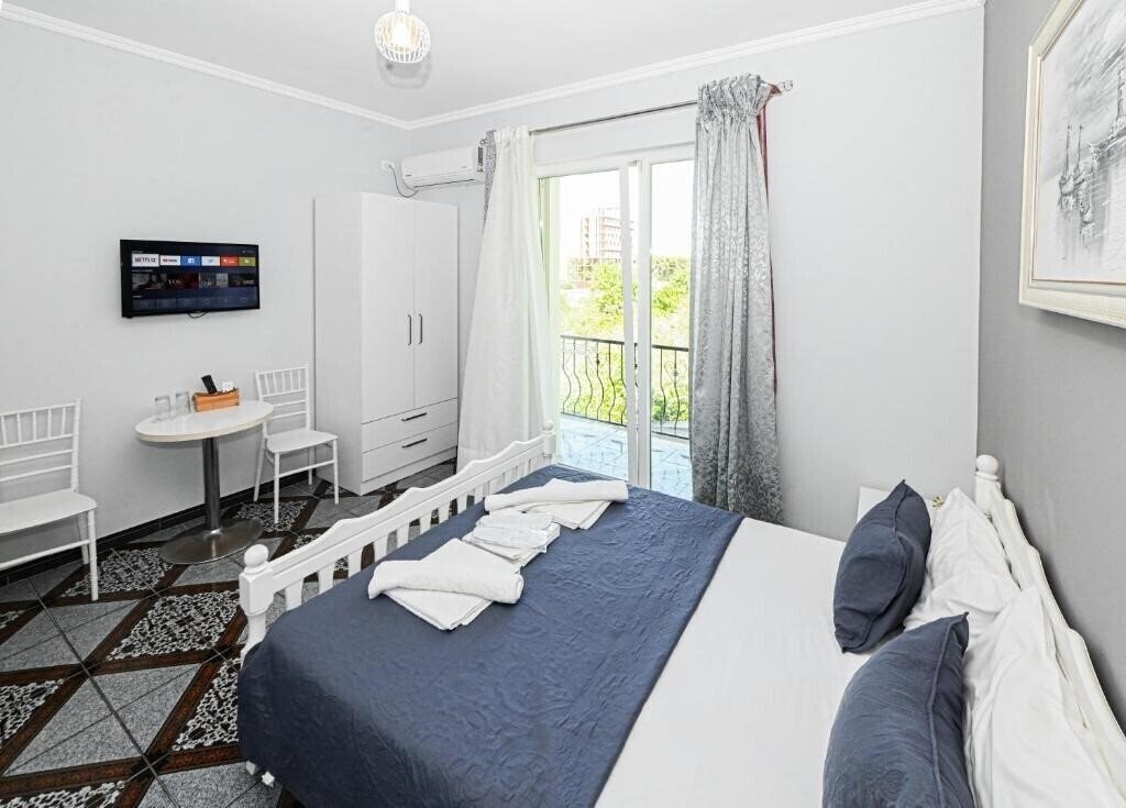 Отель Fama Hotel 4*