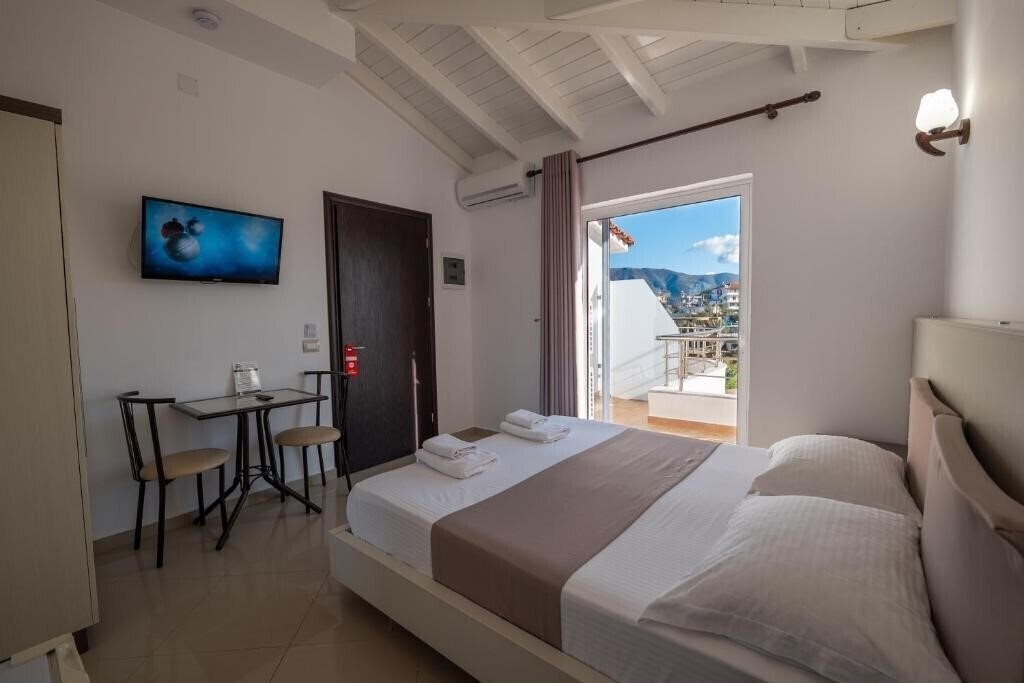 Фото Hotel Mariksel 3*