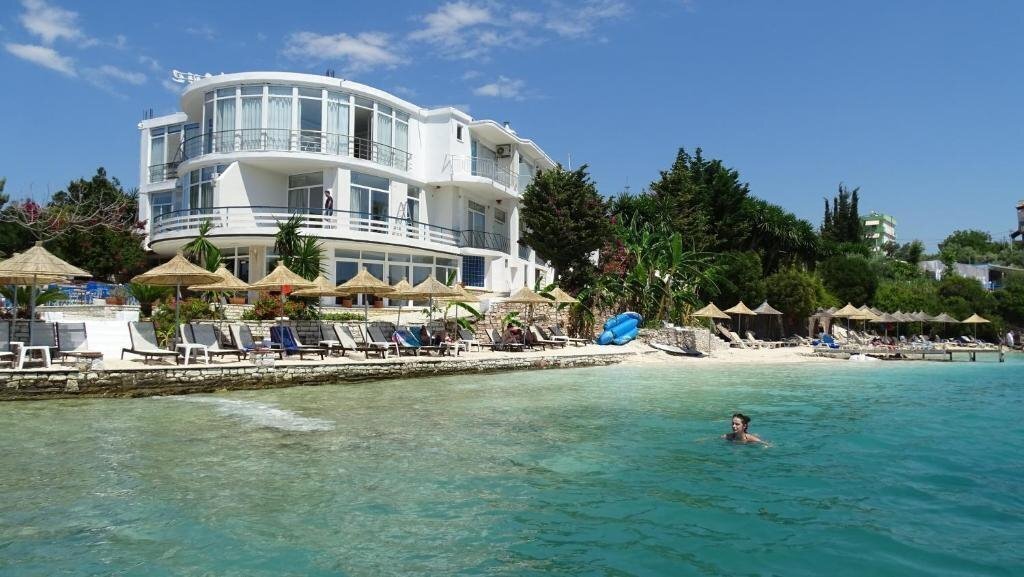 Отель Abalone 3*