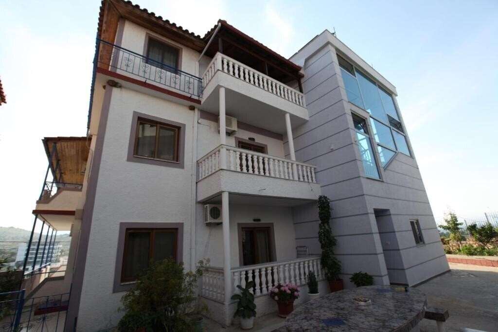 Фотографія Mondi'S Guest House 1*