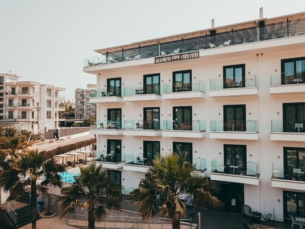 Готель Bianco Hotel 4*