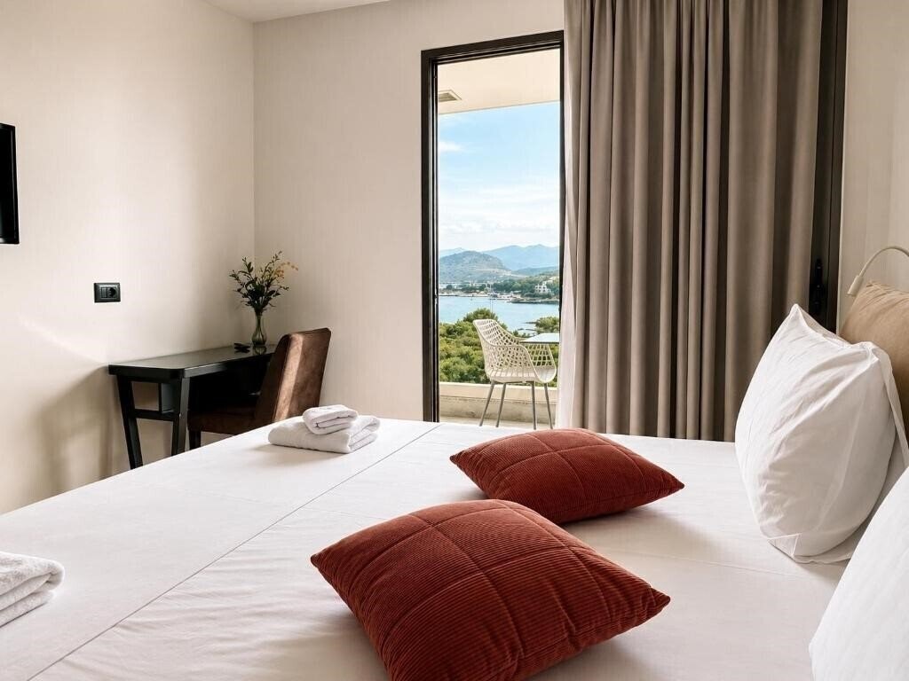 Готель Delight Hotel 4*
