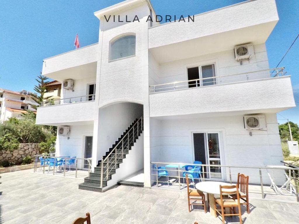 Готель Vila Adrian 4*