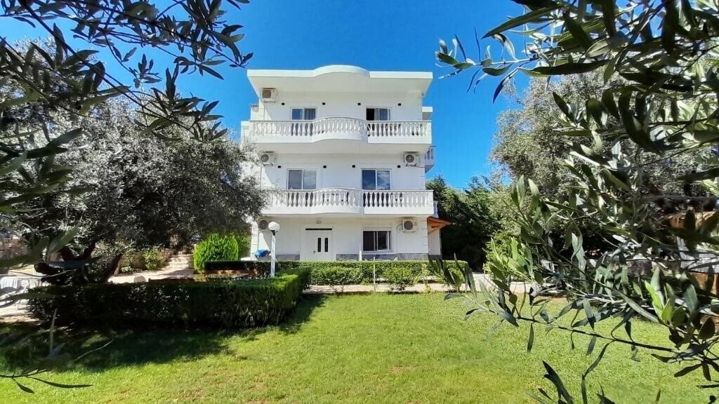 Отель Villa Ambra апартаменты