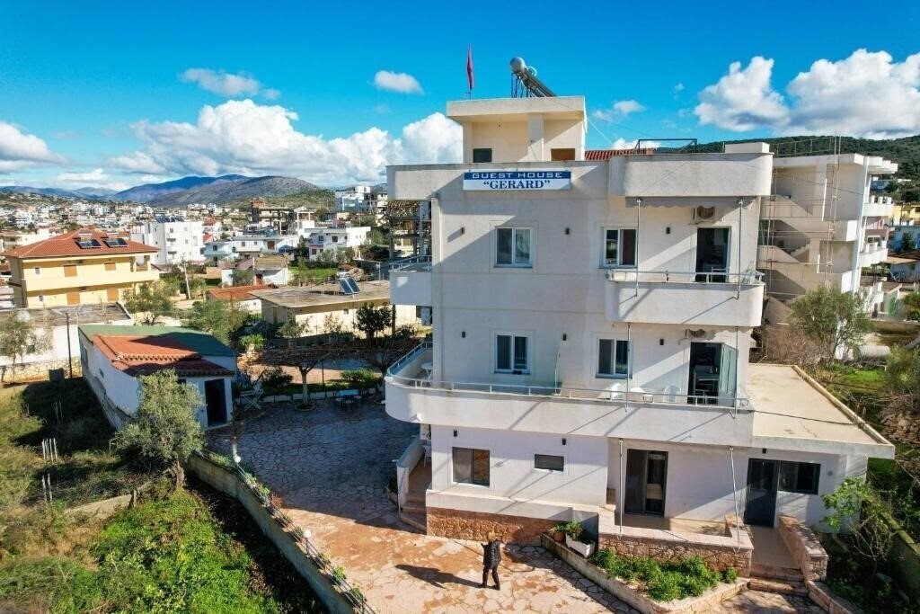 Отель Gerard Guest House 3*