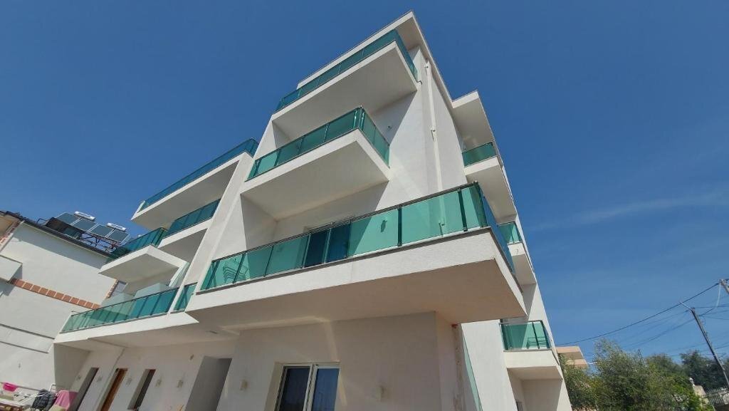 Готель Hotel Eksamilia 3*