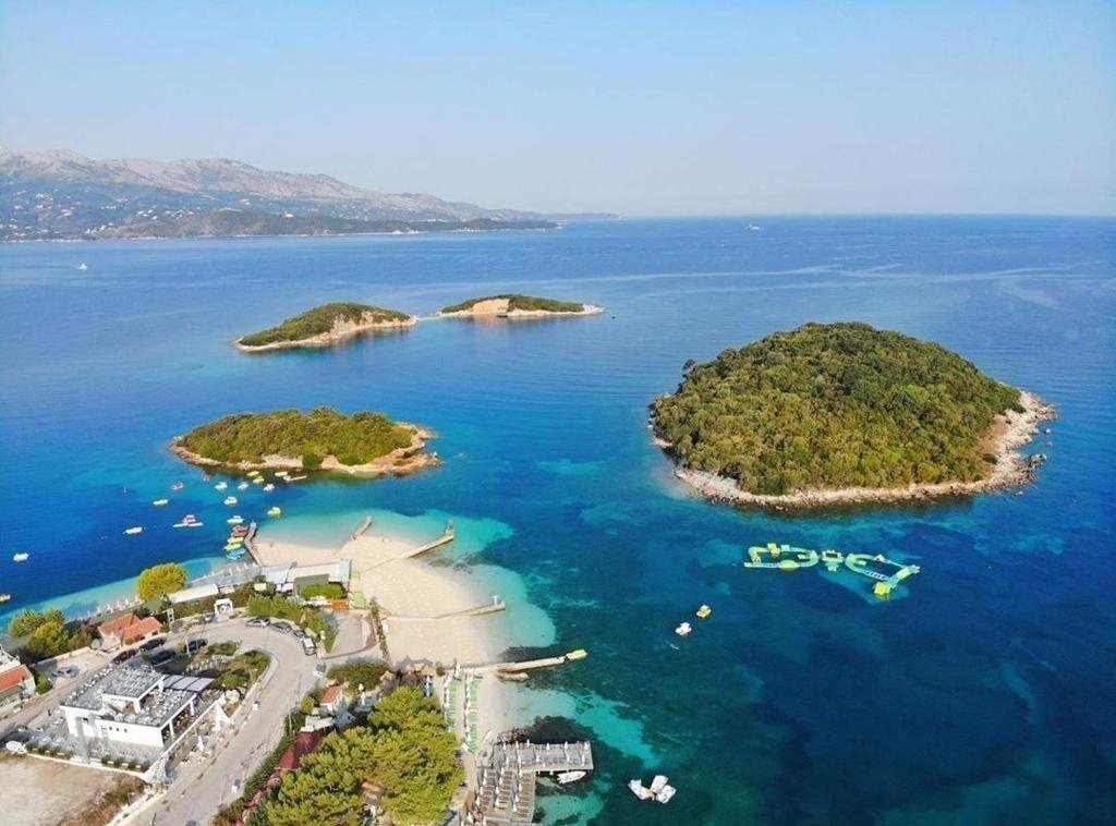 Фото Hotel Eksamilia 3*