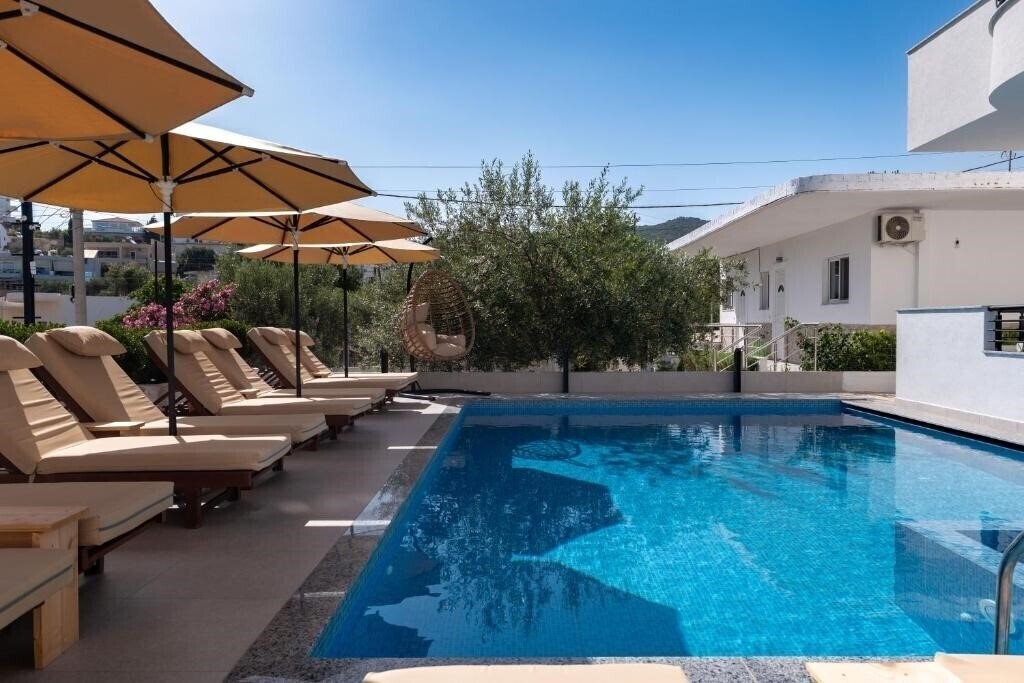 Фото Hotel Monel 4*