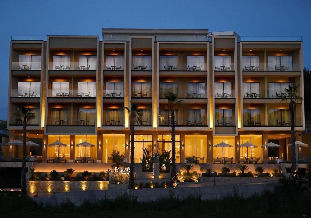 Готель Muze Hotel 4*