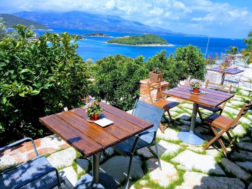 Отель John'S Guesthouse 3*