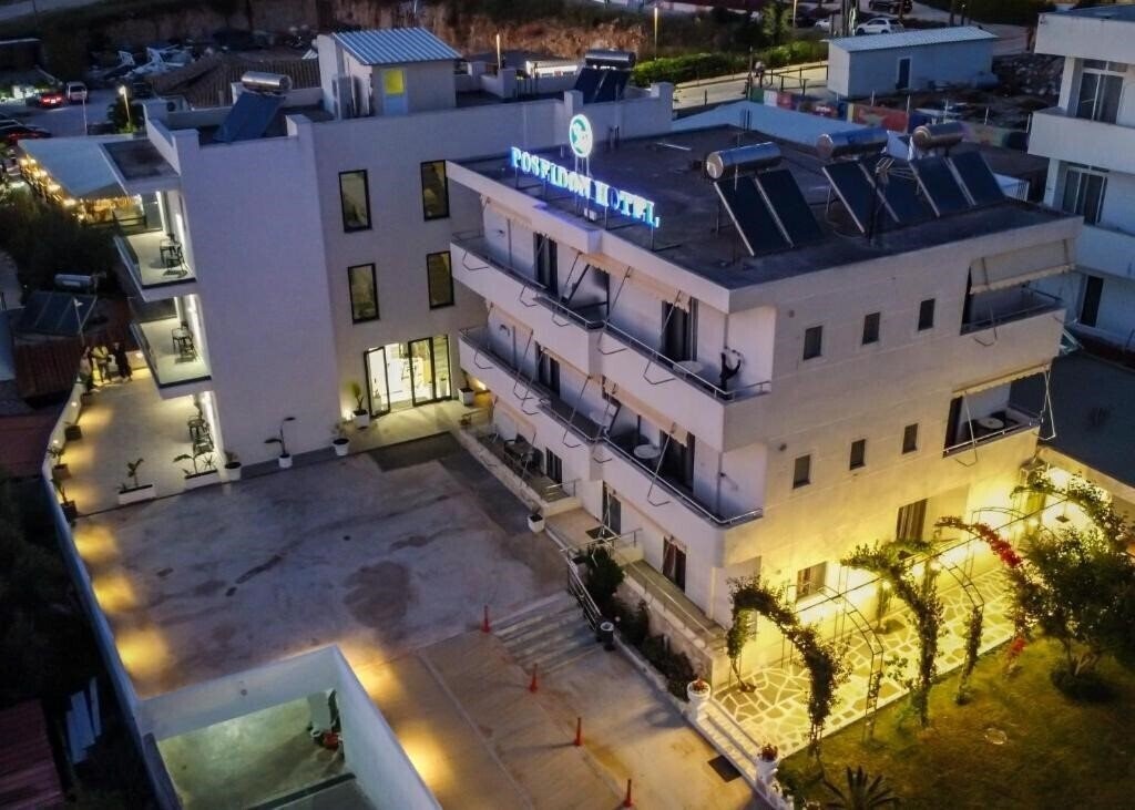 Отель Poseidon Hotel 3*