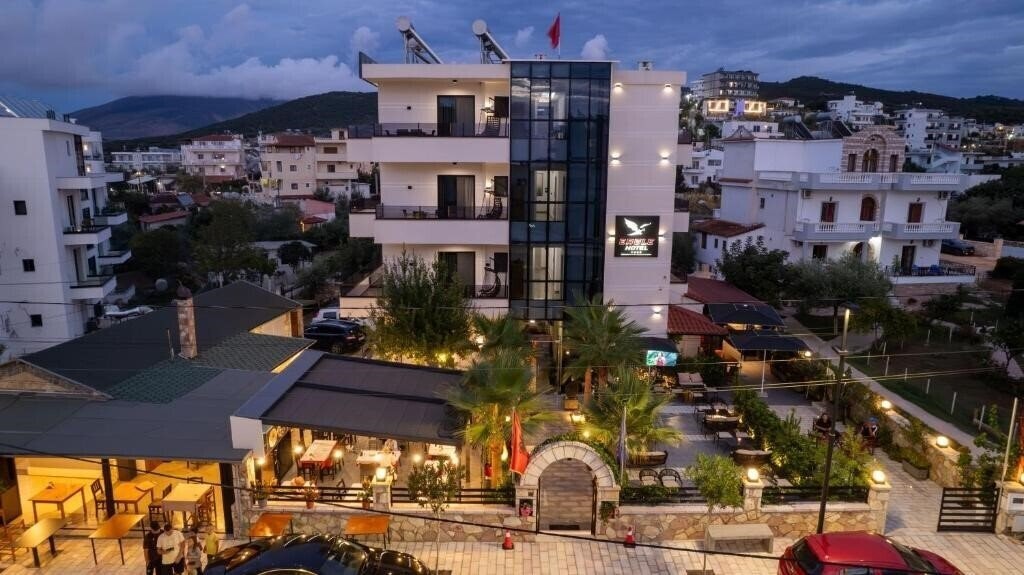 Готель Hotel Eagle 4*