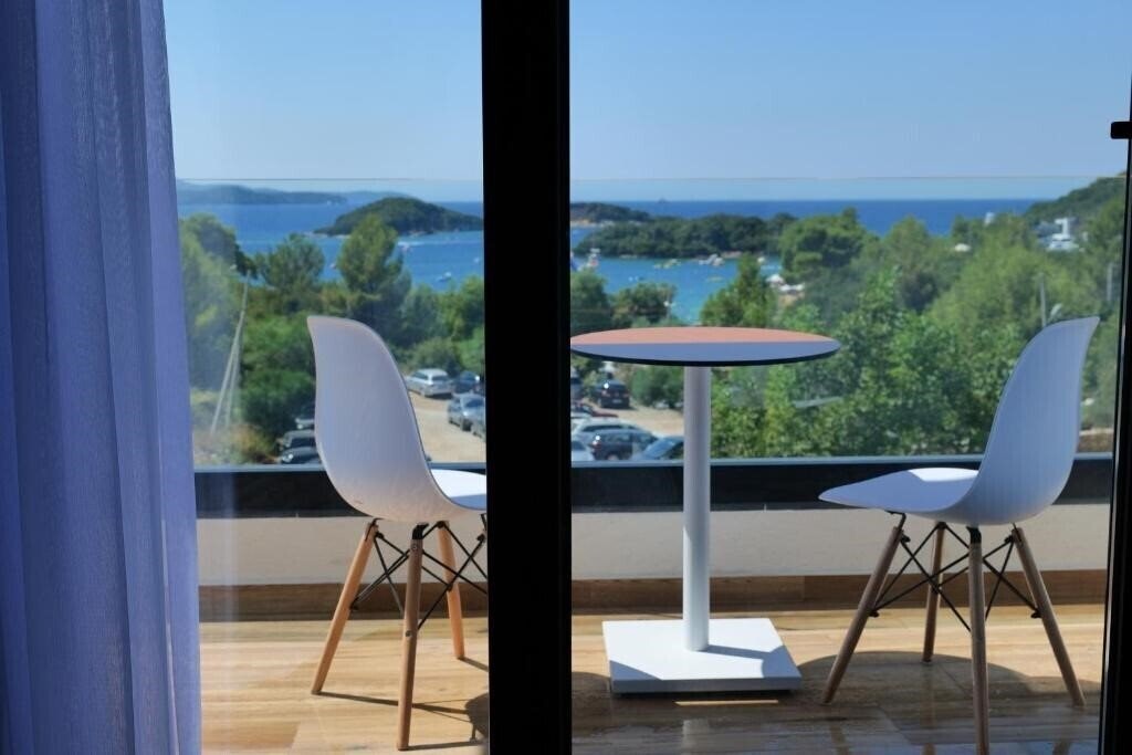 Фото Bora Bora Hotel Ksamil 3*