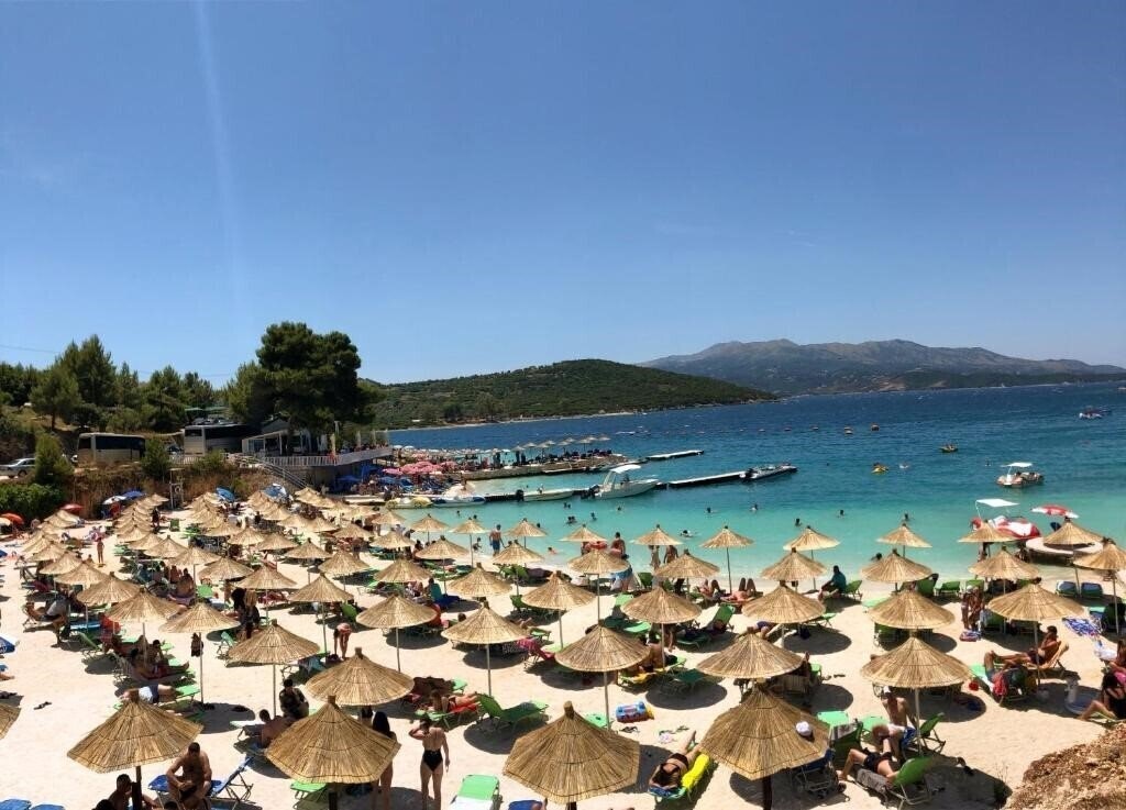 Фотографія Bora Bora Hotel Ksamil 3*
