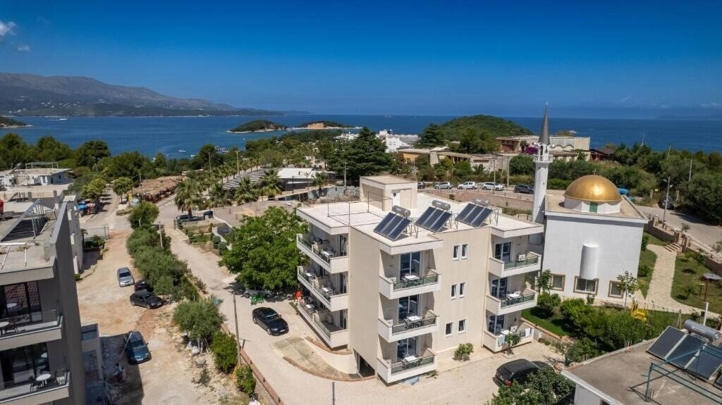 Отель Hotel Golden (ex. Golden Hotel) 4*