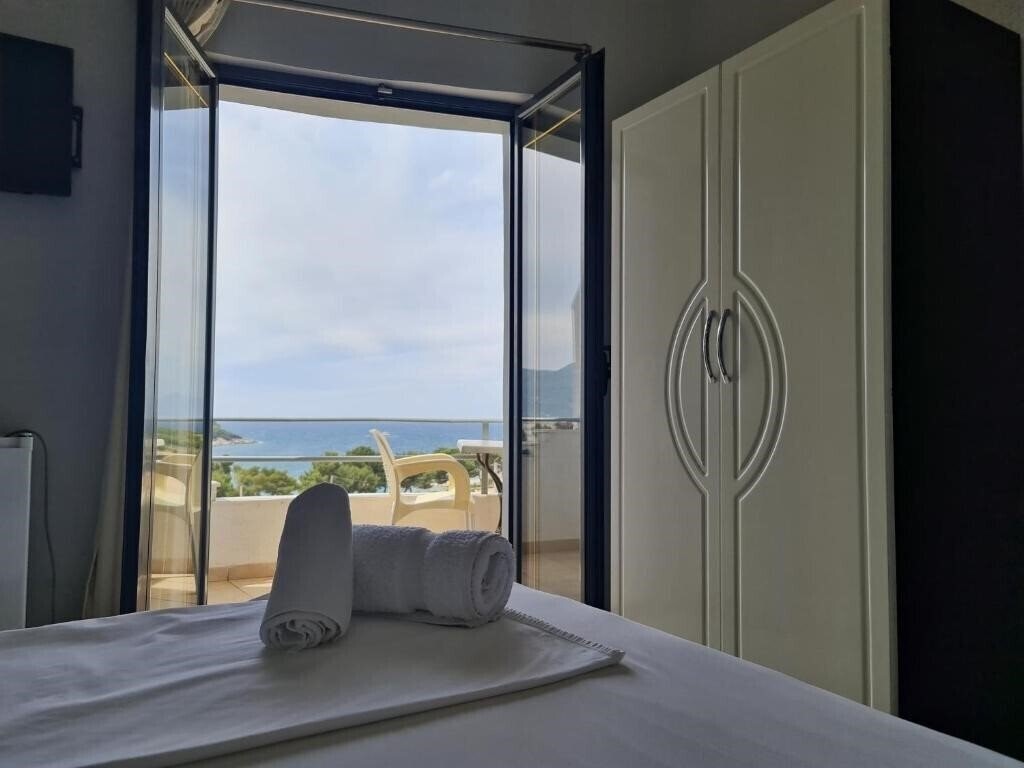 Фото Hotel Ardiani 3*