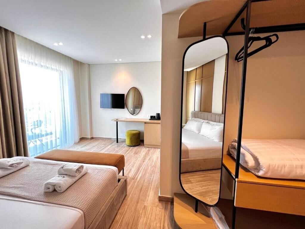 Фото Avenue Hotel 4*