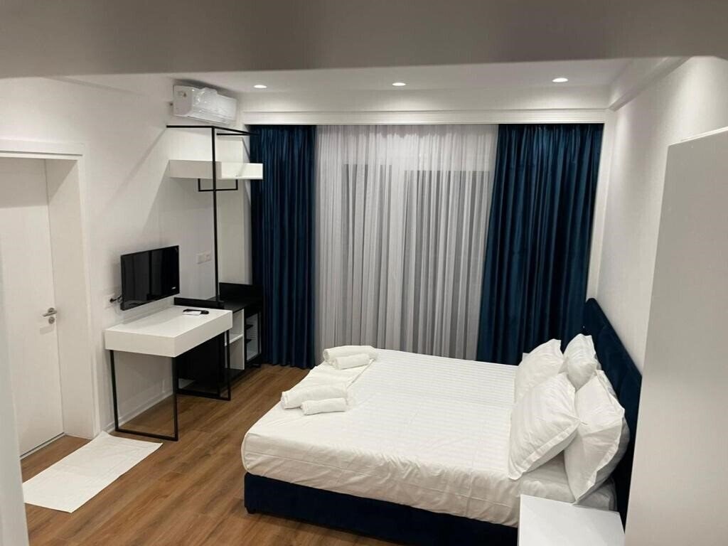 Картинка Sea & Lake View Villa 3*