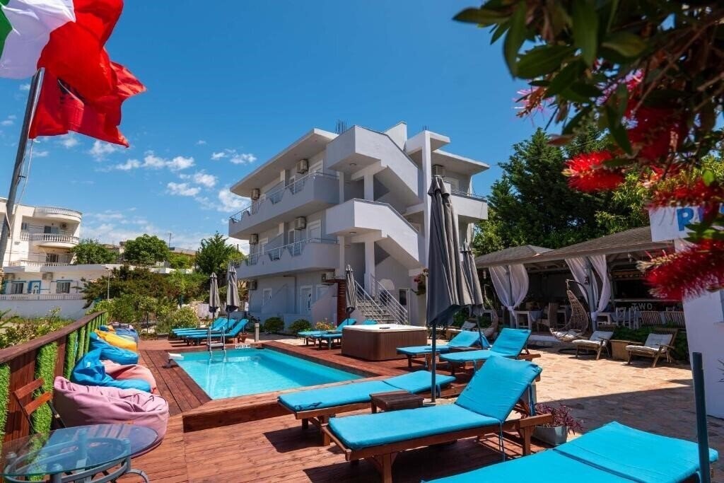 Изображение Two Mermaids Hotel 3*