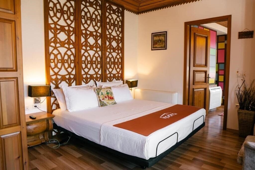 Отель Hotel Kodra 3*