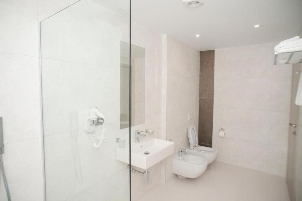 Готель Saranda International 4*