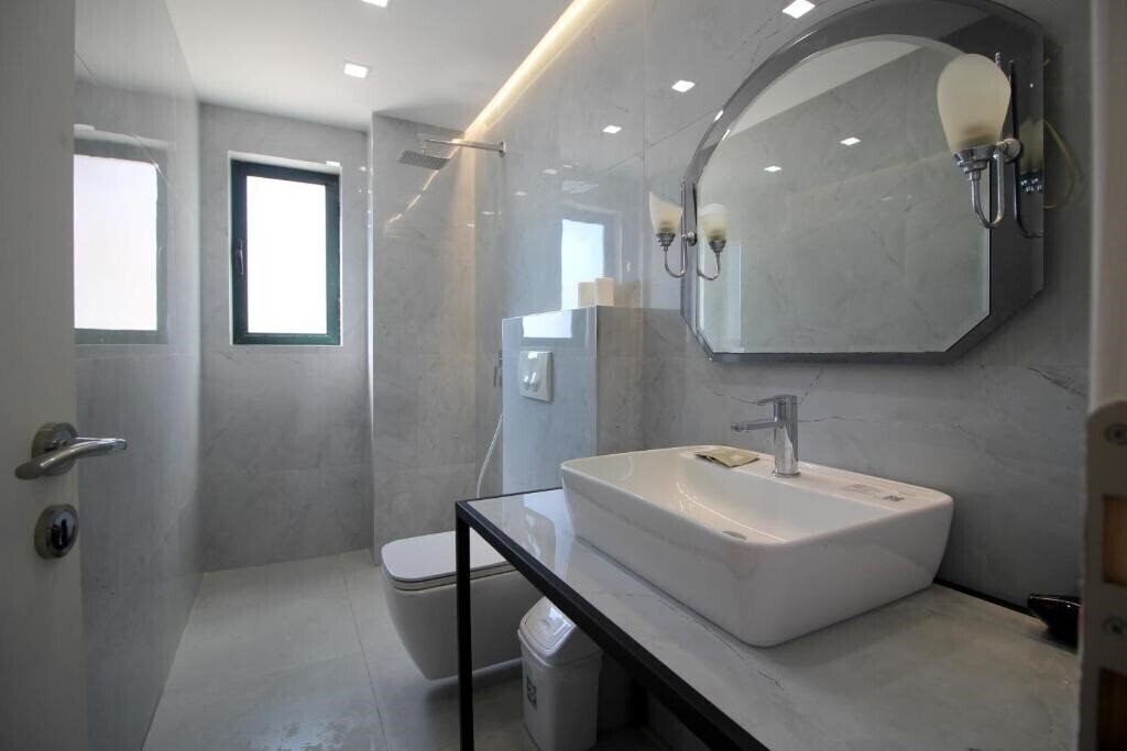 Фото Olympia Hotel Saranda 3*