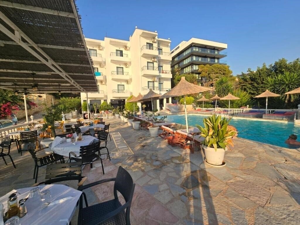 Фото Hotel Mercury Saranda (ex. La Perla, Perla Hotel Saranda) 3*